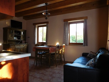 Chalupa u hradu Trosky - Zlat� stezka �esk�ho r�je