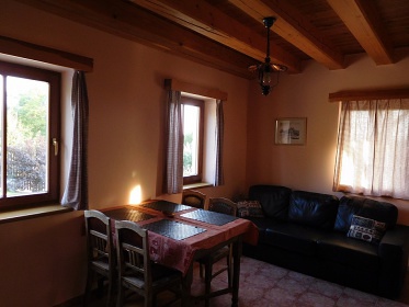 Chalupa u hradu Trosky - Zlat� stezka �esk�ho r�je