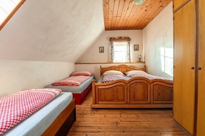 Rouben� chalupa s baz�nem - Krkono�e - Ponikl�