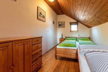 Rouben� chalupa s baz�nem - Krkono�e - Ponikl�