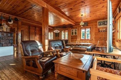 Rouben� chalupa s baz�nem - Krkono�e - Ponikl�