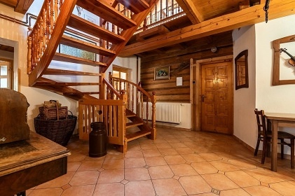 Rouben� chalupa s baz�nem - Krkono�e - Ponikl�