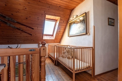 Rouben� chalupa s baz�nem - Krkono�e - Ponikl�