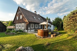 Nov� objekt: Roubenka Homole - baz�n a koupac� sud - Krkono�e