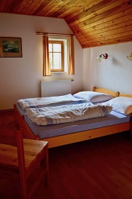 Roubená chalupa s bazénem - Krkonoše - Poniklá