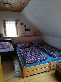 Roubená chalupa s bazénem - Krkonoše - Poniklá