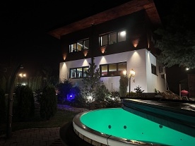 Chata s v��ivkou - v�hled na Lysou horu - Beskydy