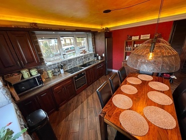 Chata s v��ivkou - v�hled na Lysou horu - Beskydy