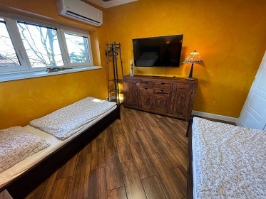 Chata s v��ivkou - v�hled na Lysou horu - Beskydy