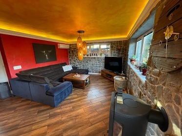 Chata s v��ivkou - v�hled na Lysou horu - Beskydy