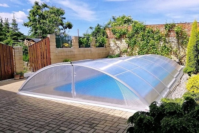 Chalupa s baz�nem - Toulcovy Ma�tale - Nov� Hrady