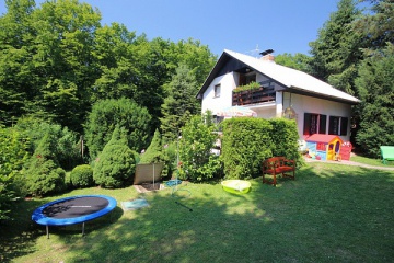 Rodinn� chata v lese - u Prahy - p�ehrada Vran�