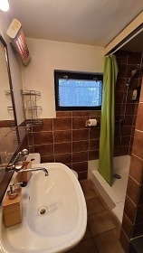 Rodinn� chata v lese - u Prahy - p�ehrada Vran�