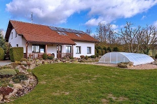 Chalupa s baz�nem - �esk� r�j a Podkrkono��