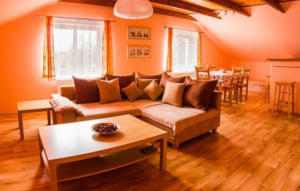 Chalupa s baz�nem - �esk� r�j a Podkrkono��