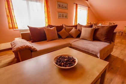 Chalupa s baz�nem - �esk� r�j a Podkrkono��