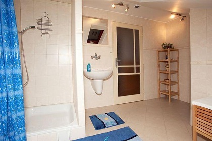 Chalupa s baz�nem - �esk� r�j a Podkrkono��