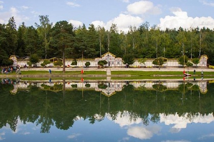 Chalupa s baz�nem - �esk� r�j a Podkrkono��