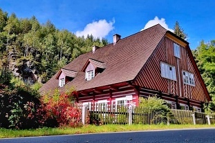 Nov� objekt: Roubenka s baz�nem - ���ka B�l� - Orlick� hory