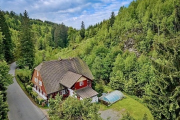 Roubenka s bazénem - říčka Bělá - Jedlová