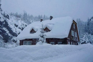 Roubenka s bazénem - říčka Bělá - Jedlová