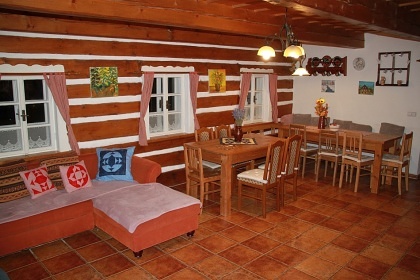 Chalupa s vnit�n�m baz�nem - Studen� vrch