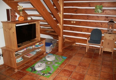 Chalupa s vnit�n�m baz�nem - Studen� vrch