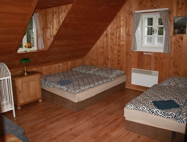 Chalupa s vnit�n�m baz�nem - Studen� vrch