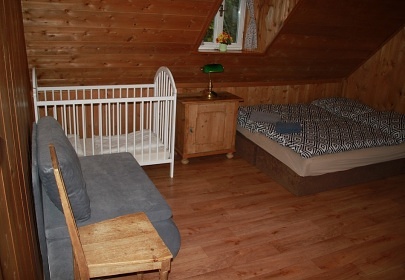 Chalupa s vnit�n�m baz�nem - Studen� vrch