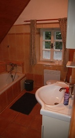 Chalupa s vnit�n�m baz�nem - Studen� vrch