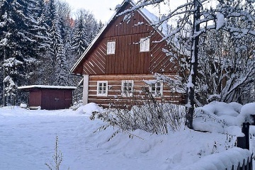 Chalupa s vnit�n�m baz�nem - Studen� vrch