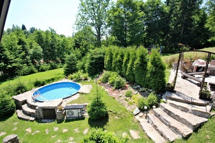 Wellness roubenka s baz�nem - vrch Zaklet�