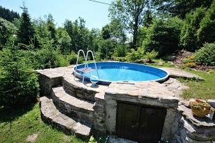 Wellness roubenka s baz�nem - vrch Zaklet�