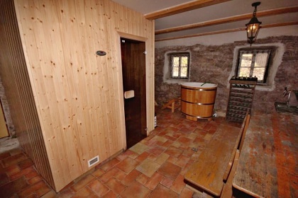 Wellness roubenka s baz�nem - vrch Zaklet�