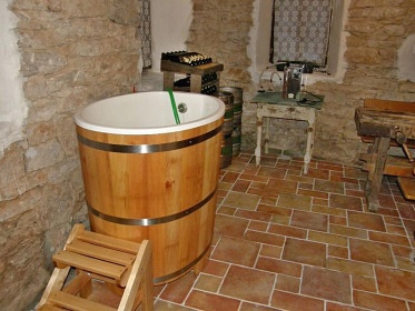 Wellness roubenka s baz�nem - vrch Zaklet�