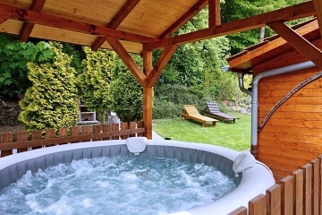 Vala�sk� chalupa s v��ivkou - Javorn�ky - Beskydy