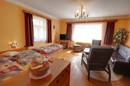 Vala�sk� chalupa s v��ivkou - Javorn�ky - Beskydy