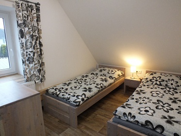 Chalupa s baz�nem - u p�ehrady Lipno - ji�n� �echy