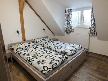 Chalupa s baz�nem - u p�ehrady Lipno - ji�n� �echy