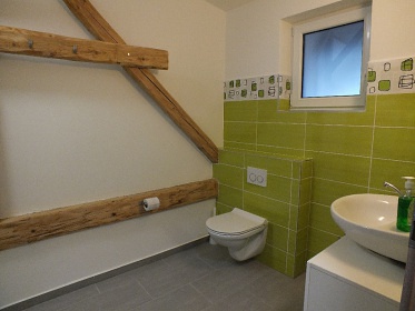 Chalupa s baz�nem - u p�ehrady Lipno - ji�n� �echy