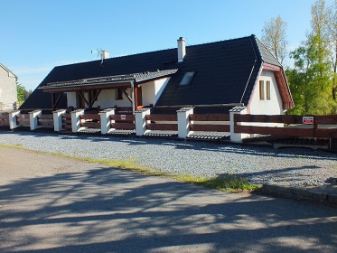 Chalupa s baz�nem - u p�ehrady Lipno - ji�n� �echy