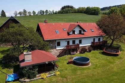 Chalupa u vodní nádrže Pastviny - Zemská brána