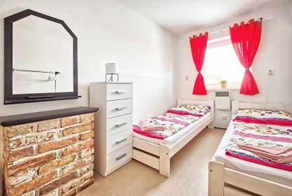 Chalupa s baz�nem - P�lavsk� vrchy - ji�n� Morava