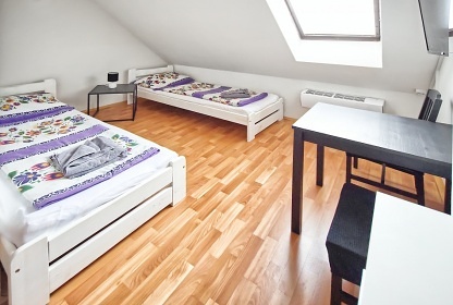 Chalupa s baz�nem - P�lavsk� vrchy - ji�n� Morava