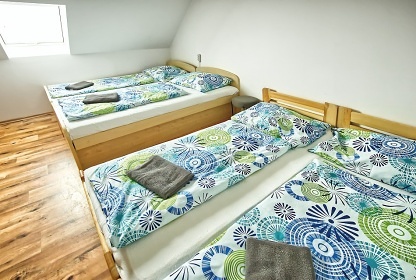 Chalupa s baz�nem - P�lavsk� vrchy - ji�n� Morava