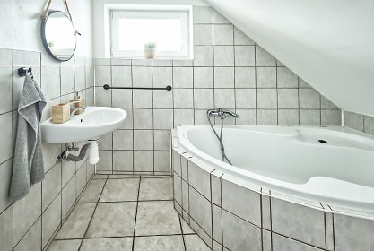 Chalupa s baz�nem - P�lavsk� vrchy - ji�n� Morava