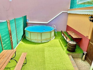 Chalupa s baz�nem - P�lavsk� vrchy - ji�n� Morava