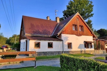 Chalupa a baz�n - Slezsk� Harta - Re�ovsk� vodop�dy