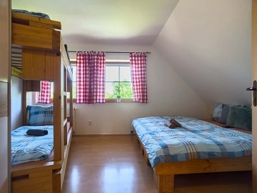 Chalupa a baz�n - Slezsk� Harta - Re�ovsk� vodop�dy