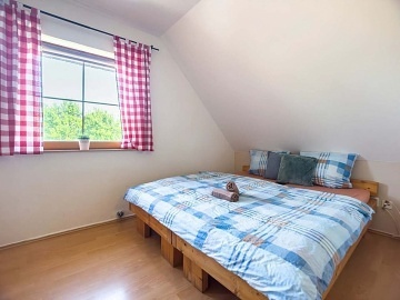 Chalupa a baz�n - Slezsk� Harta - Re�ovsk� vodop�dy